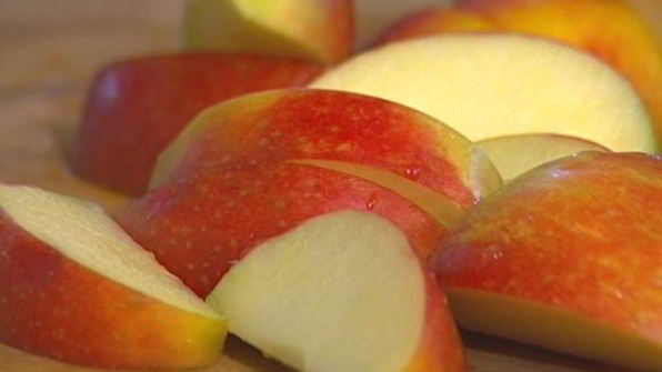 яблочно-смородиновый чай с медом и корицей