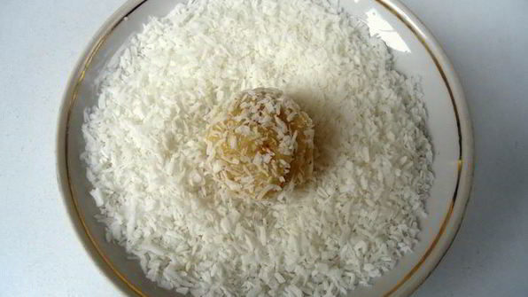 печенье в кокосовых опилках и облепиховый кисель