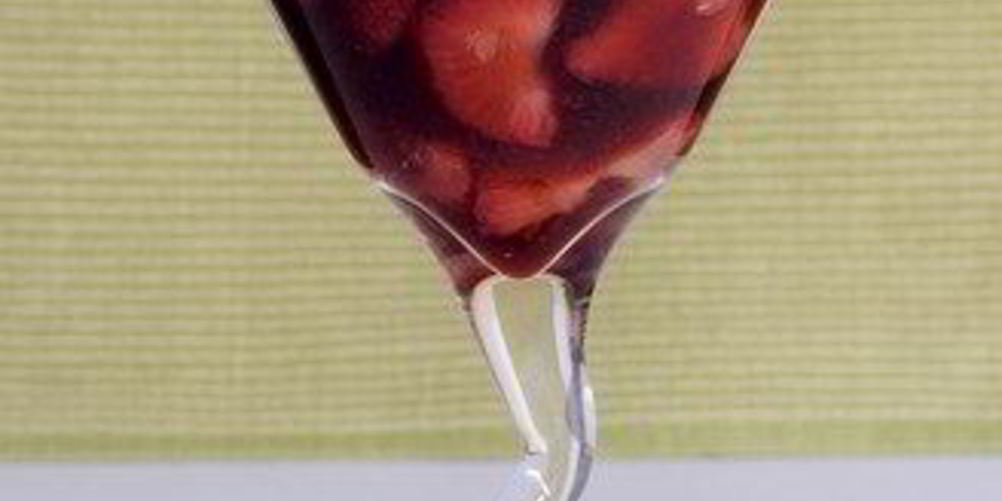 Рецепт клубники в базиликовом сиропе