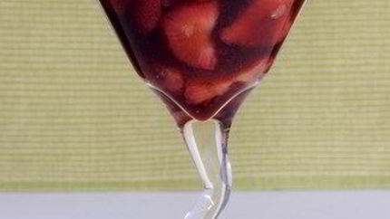 Клубника в базиликовом сиропе