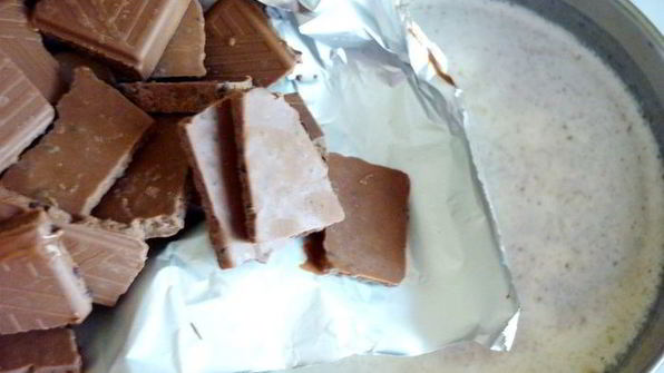 горячий шоколад со вкусом ванили и кофе