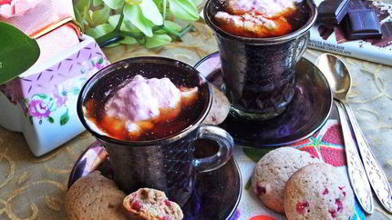 Кофе с малиновыми сливками