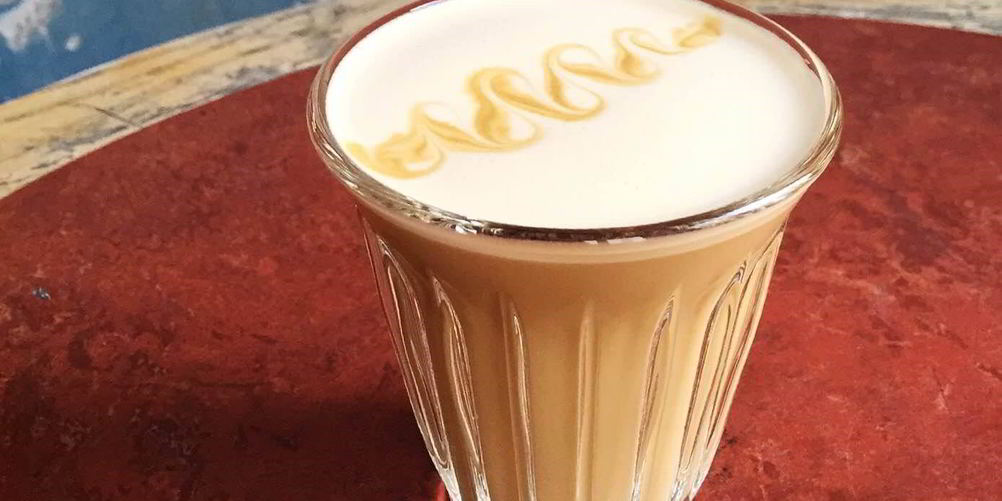 Рецепт кофе с молоком, гречишным медом и ванильной солью