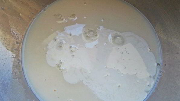 кофе с молоком и яичным ликером