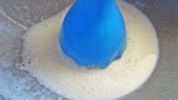 кофе с молоком и яичным ликером