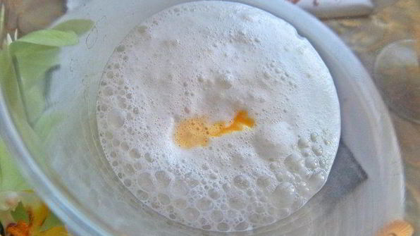 кофе с молоком и яичным ликером