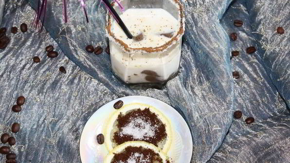 ледяной кофе в жаркий день