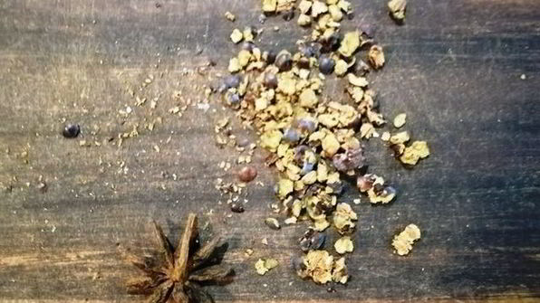 свиная вырезка в кофейной панировке с пастой