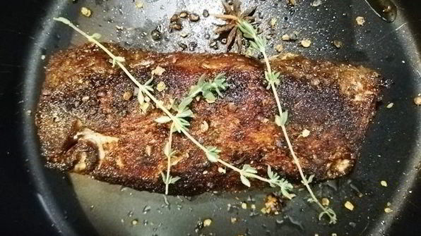 свиная вырезка в кофейной панировке с пастой