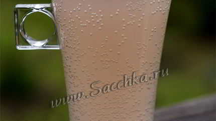 Квас из ревеня