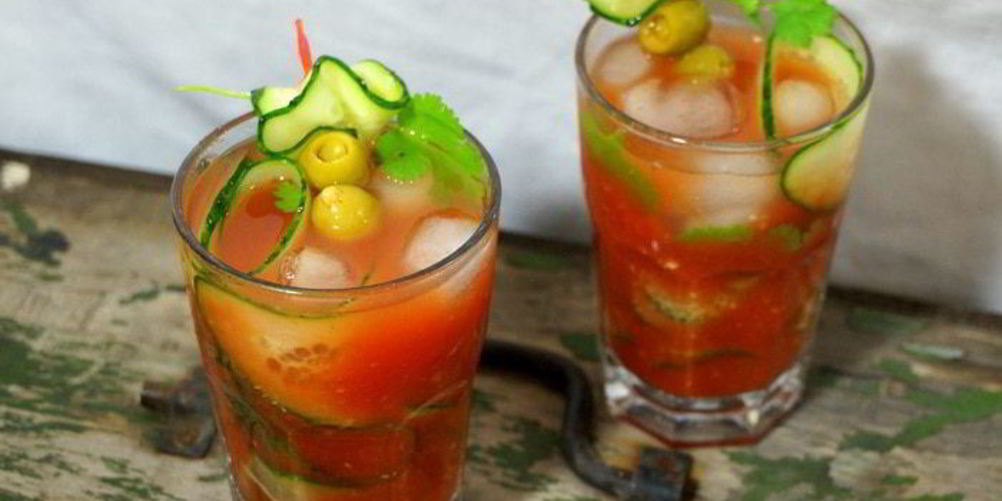 Рецепт летнего томатно-огуречный коктейль