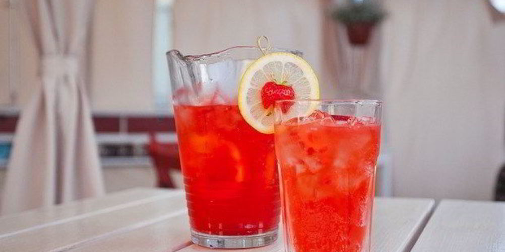 Рецепт клубничного газированного лимонада шик