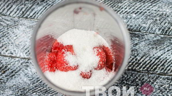 клубничный лимонад