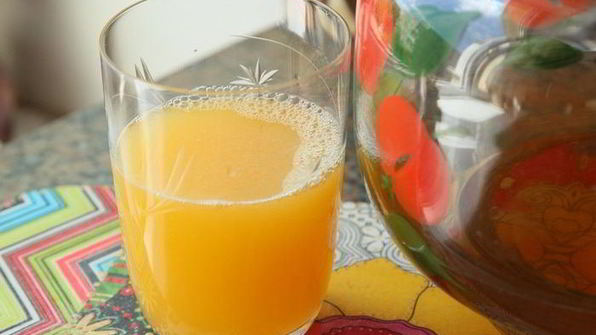 легкий освежающий лимонад из чайной розы и мяты