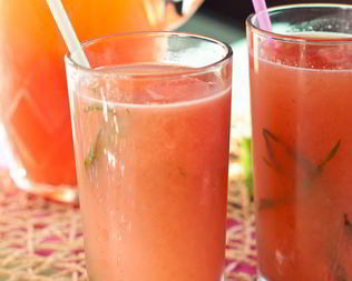 Лимонад из грейпфрута и тархуна