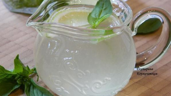 лимонад с базиликом и душистым перцем