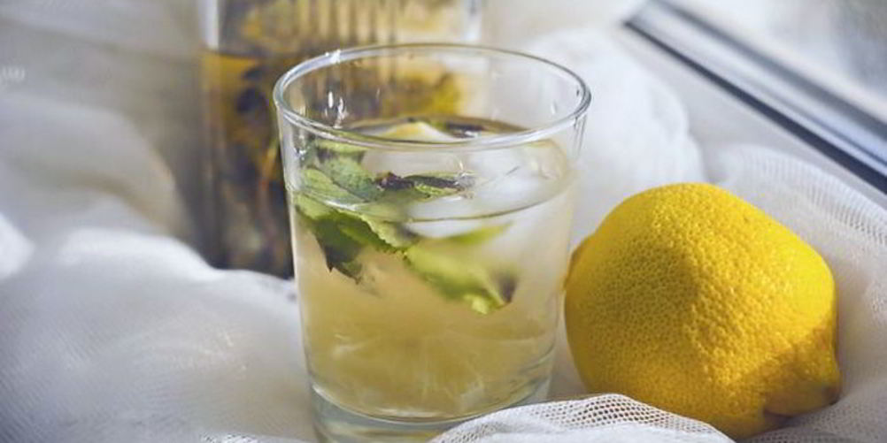 Рецепт лимонада с мятой, лимоном и тимьяном