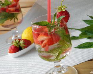 Клубничный мохито безалкогольный