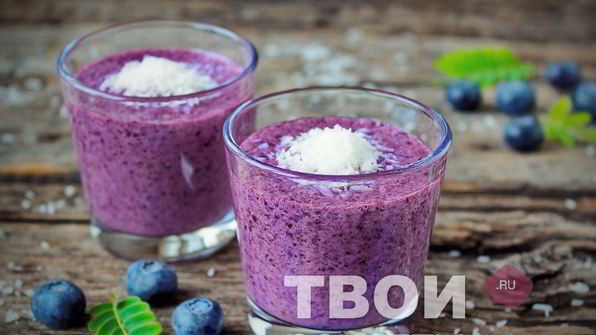 молочный коктейль в блендере