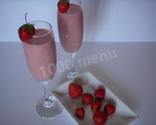 Монгольский клубнично-апельсиновый коктейль