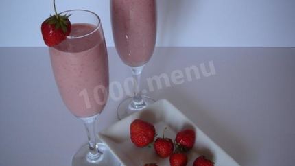 Монгольский клубнично-апельсиновый коктейль