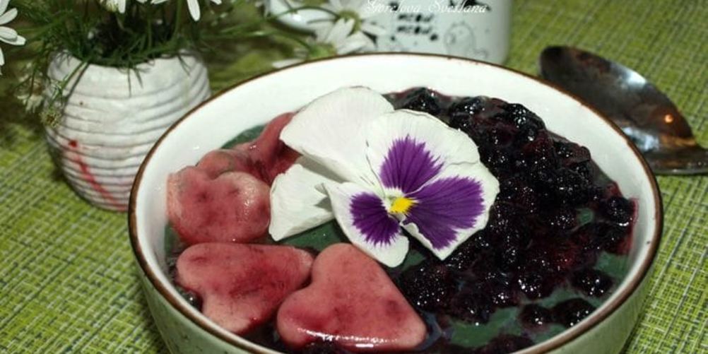 Рецепт фруктового смузи-боул со спирулиной