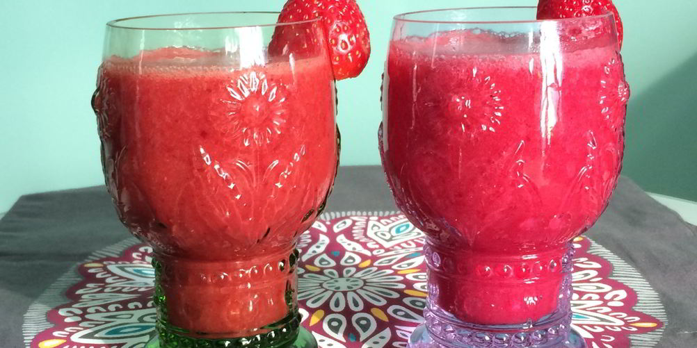 Рецепт клубнично-брусничного смузи