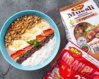 Клубничный смузи-боул