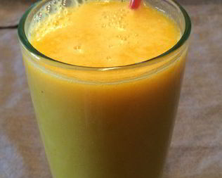 Мандариново-ананасовый смузи с гречневыми хлопьями