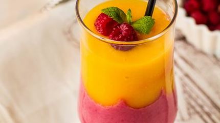 Смузи из малины и манго