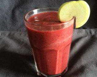 Смузи с черноплодной рябиной