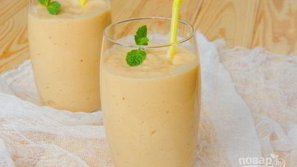 Смузи с хурмой и бананом