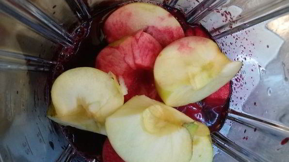 свекольный смузи с яблоком и лимоном