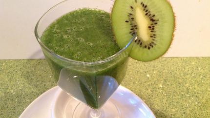 Зеленый смузи с киви и медом