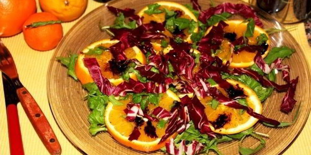 Рецепт апельсинового салата с цикорием и руколой