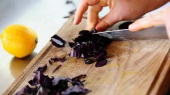 греческий салат с базиликом