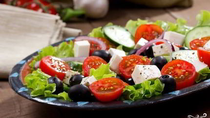 Греческий салат с моцареллой