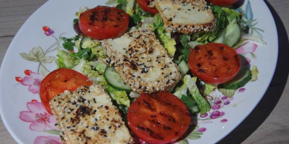 Рецепт греческого салата с жареным сулугуни