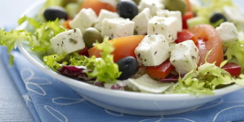 Рецепт салата греческого с маслинами