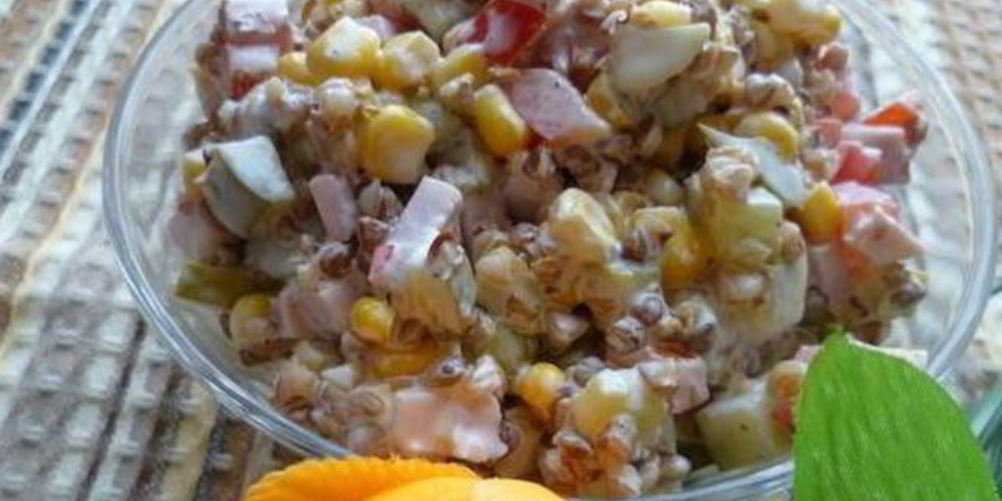 Рецепт салата с гречкой и ветчиной