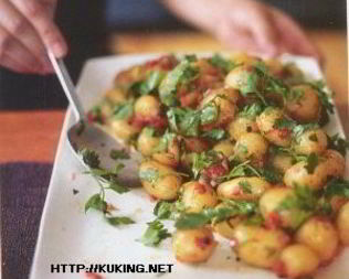 Картофельный салат с консервированным перцем