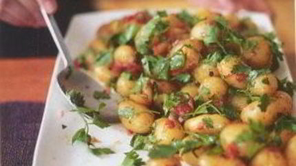 Картофельный салат с консервированным перцем