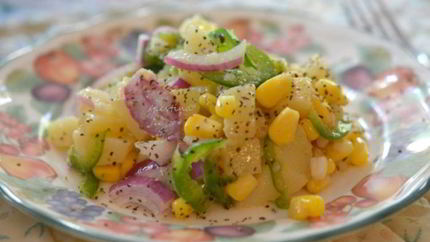 Картофельный салат с кукурузой и халапеньо