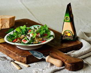 Картофельный салат с лососем и сыром Джюгас