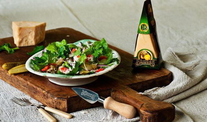 Картофельный салат с лососем и сыром Джюгас