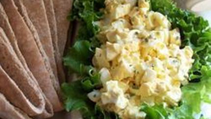 Картофельный салат с сельдереем и яйцами