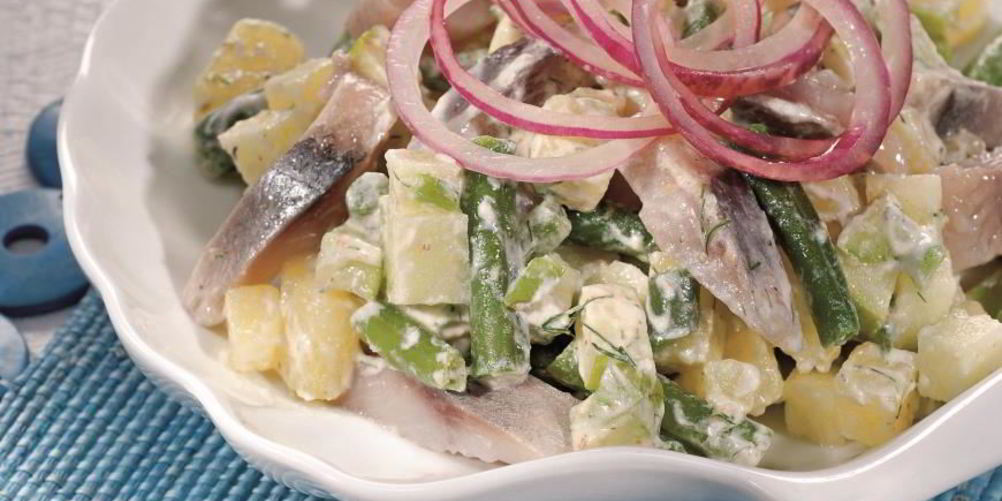 Рецепт картофельного салата с сельдью