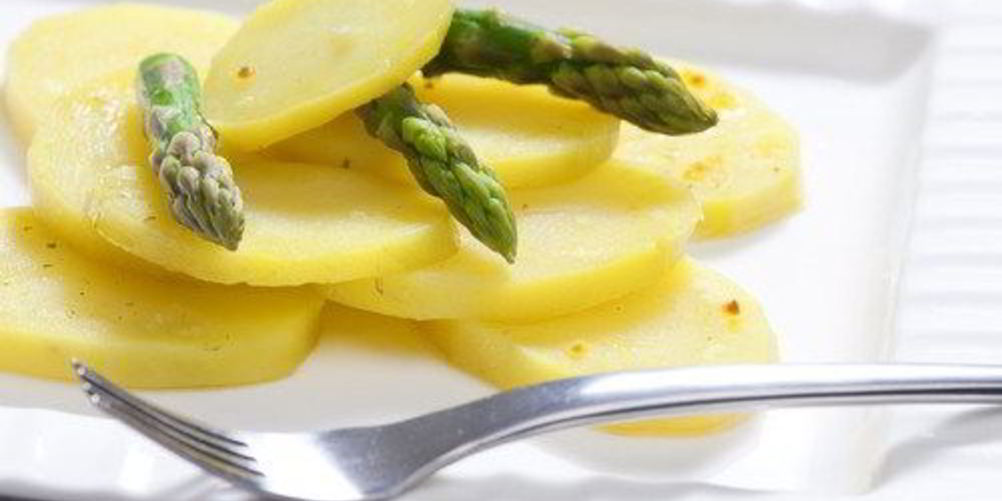 Рецепт картофельного салата со спаржей по-деревенски