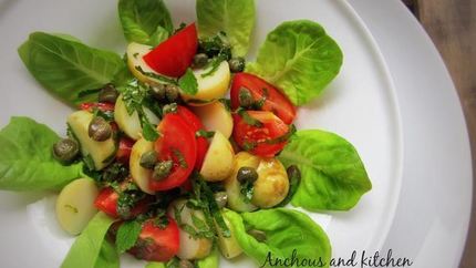 Салат из молодого картофеля с каперсами и мятой