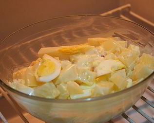 Салат картофельный с яйцом
